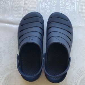 Rugged Shark Junior Boys Size 5 Navy Blue Rubber Clogs Sandals Slip On Slippers